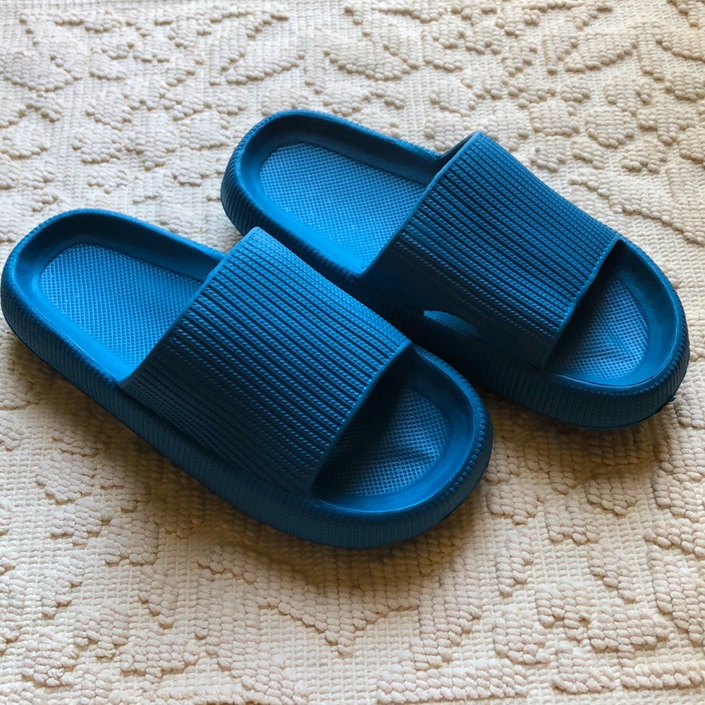 Comfy cloud slides